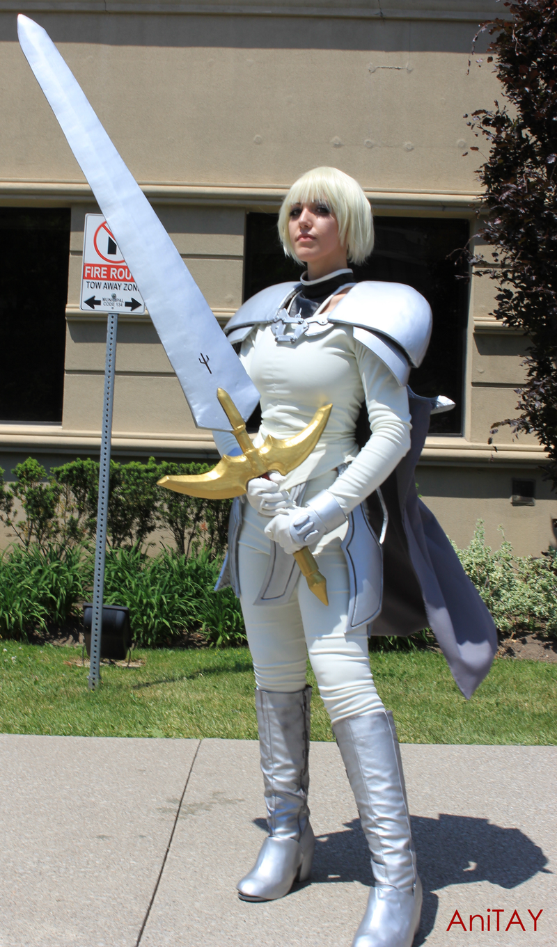 Bamzy Cosplay as Claire - Claymore